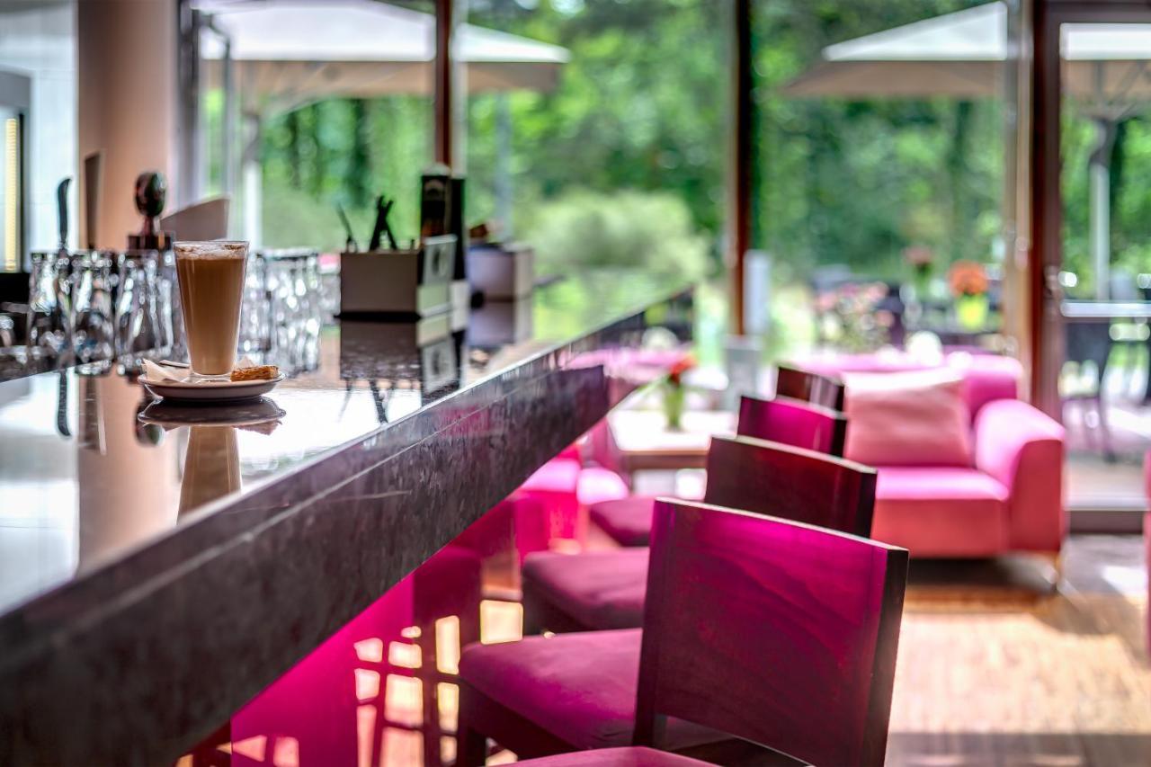 Holiday Inn Resort Warsaw Jozefow By Ihg Bagian luar foto
