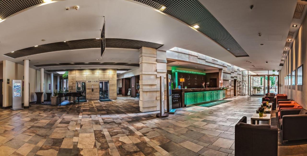 Holiday Inn Resort Warsaw Jozefow By Ihg Bagian luar foto