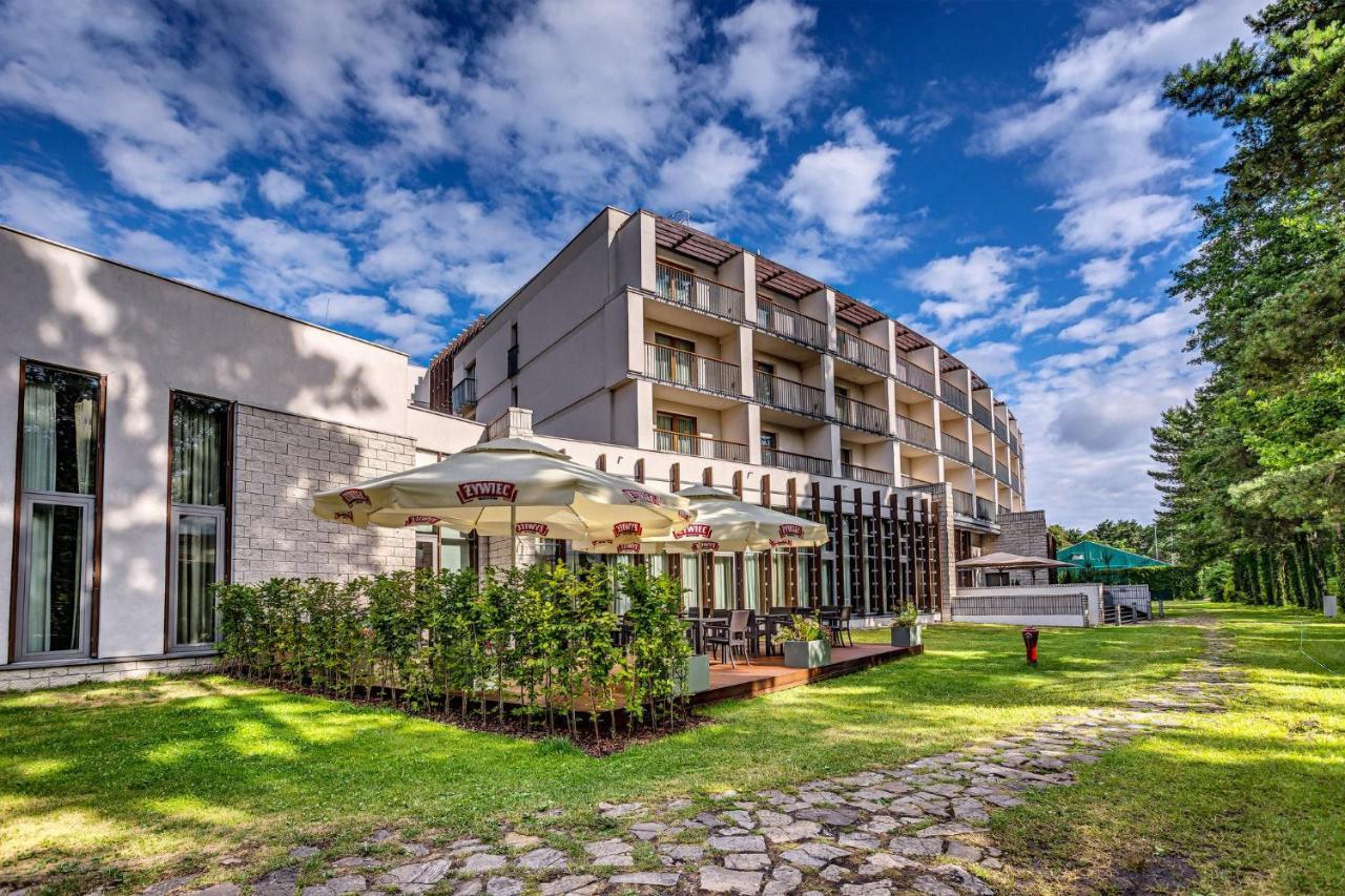 Holiday Inn Resort Warsaw Jozefow By Ihg Bagian luar foto