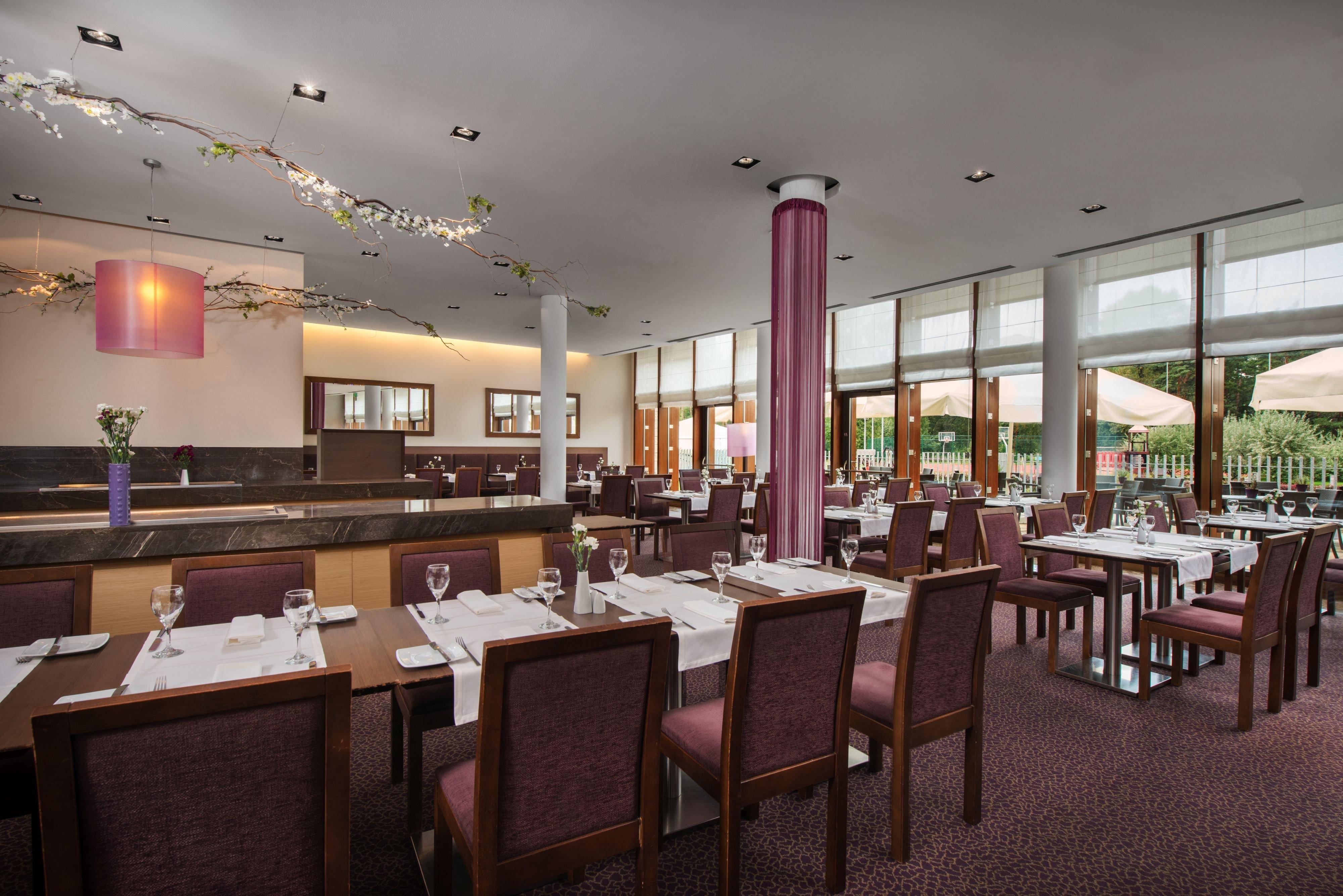Holiday Inn Resort Warsaw Jozefow By Ihg Bagian luar foto
