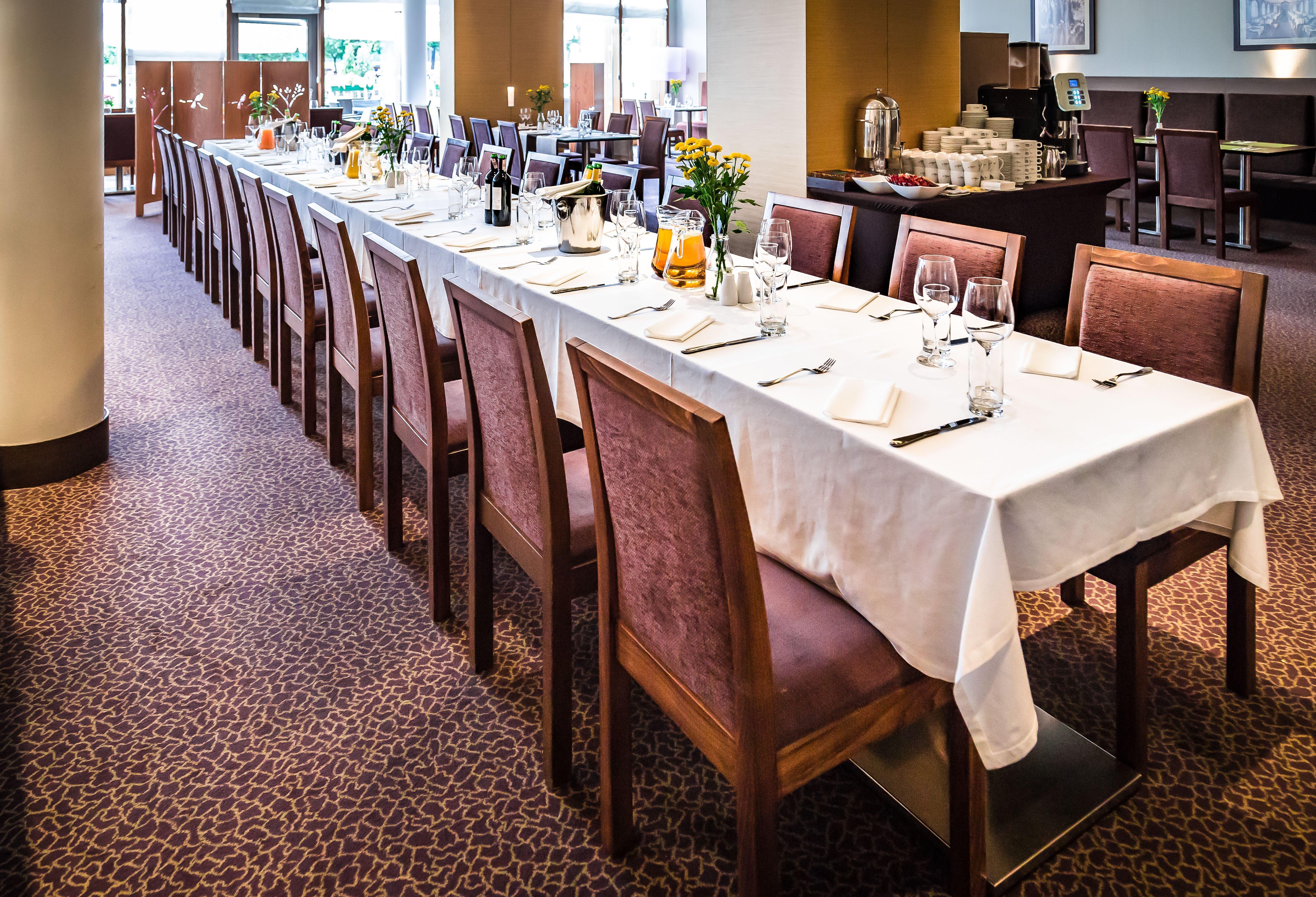Holiday Inn Resort Warsaw Jozefow By Ihg Bagian luar foto