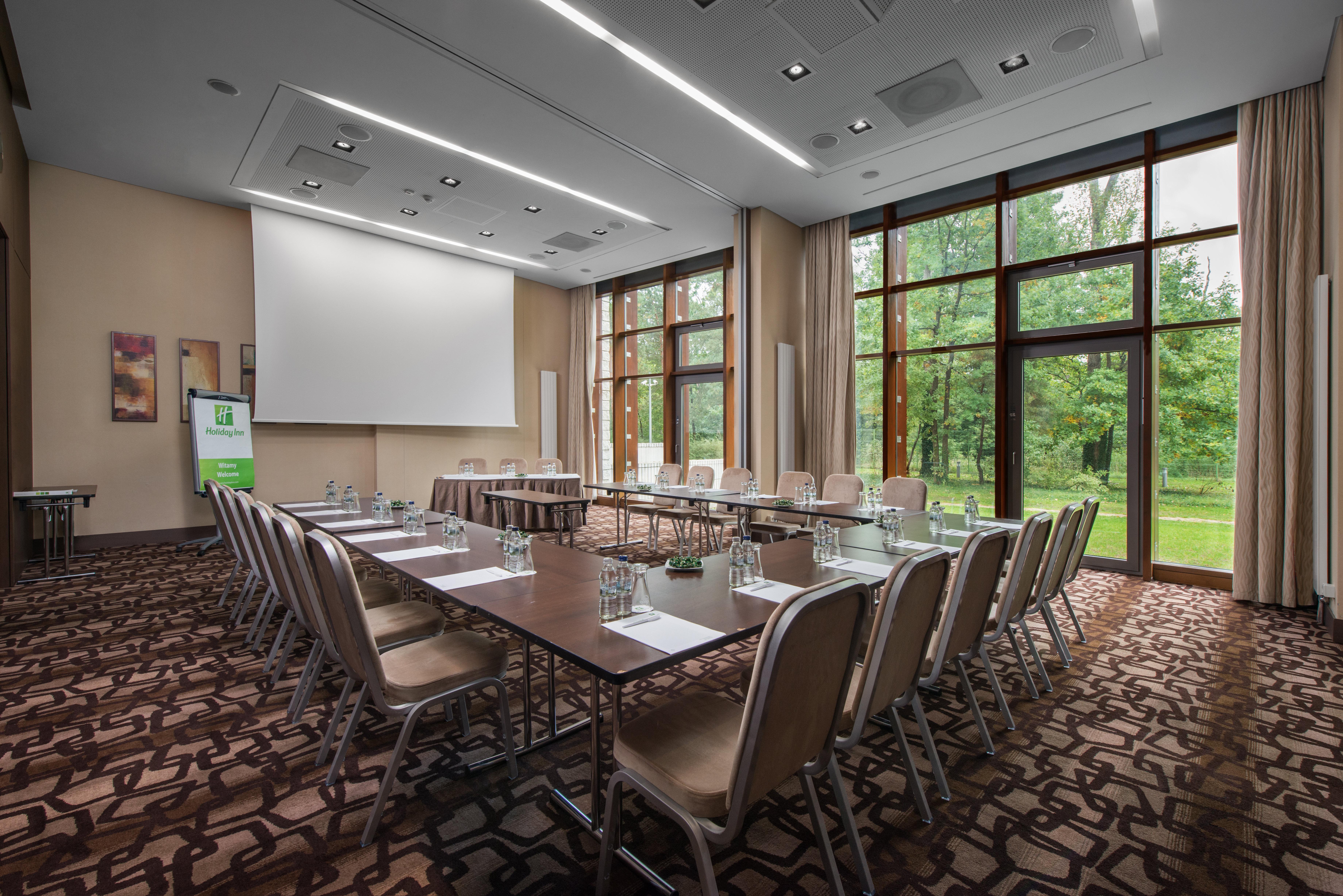 Holiday Inn Resort Warsaw Jozefow By Ihg Bagian luar foto